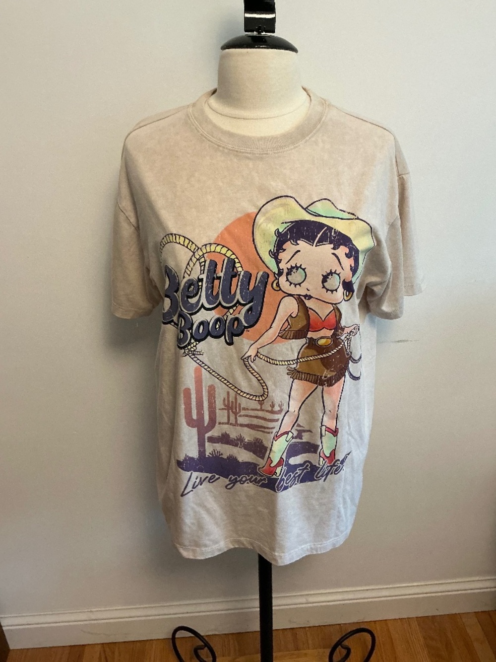 Betty Boop Cowgirl Graphic T-Shirt – Fleischer Studios Size Large